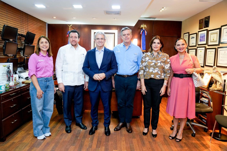 Se unen Nestlé® y UNICARIBE en motivar futuro jóvenes emprendedores dominicanos.